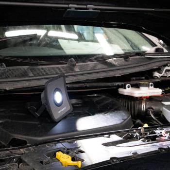 Montážna lampa s teleskopickým držiakom SCANGRIP NOVA BONNET (4)